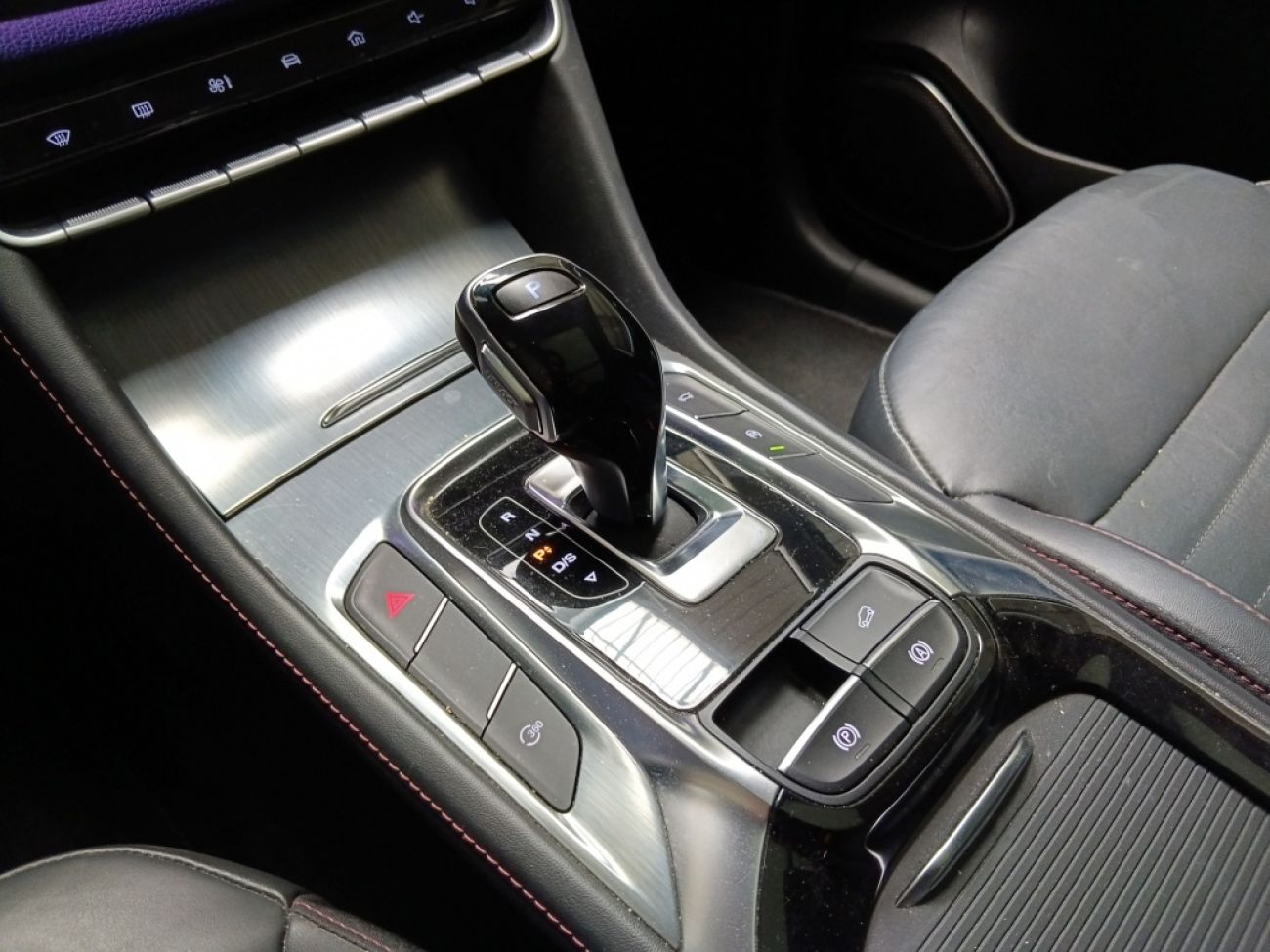 Mandataire MG HS 1.5 T-GDI 162 AT luxury