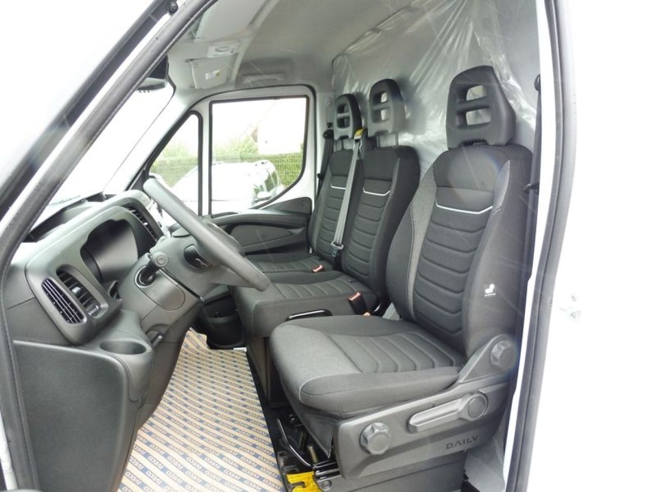 Mandataire IVECO Daily 35S16 2.3 V12 HI-MATIC 156CV