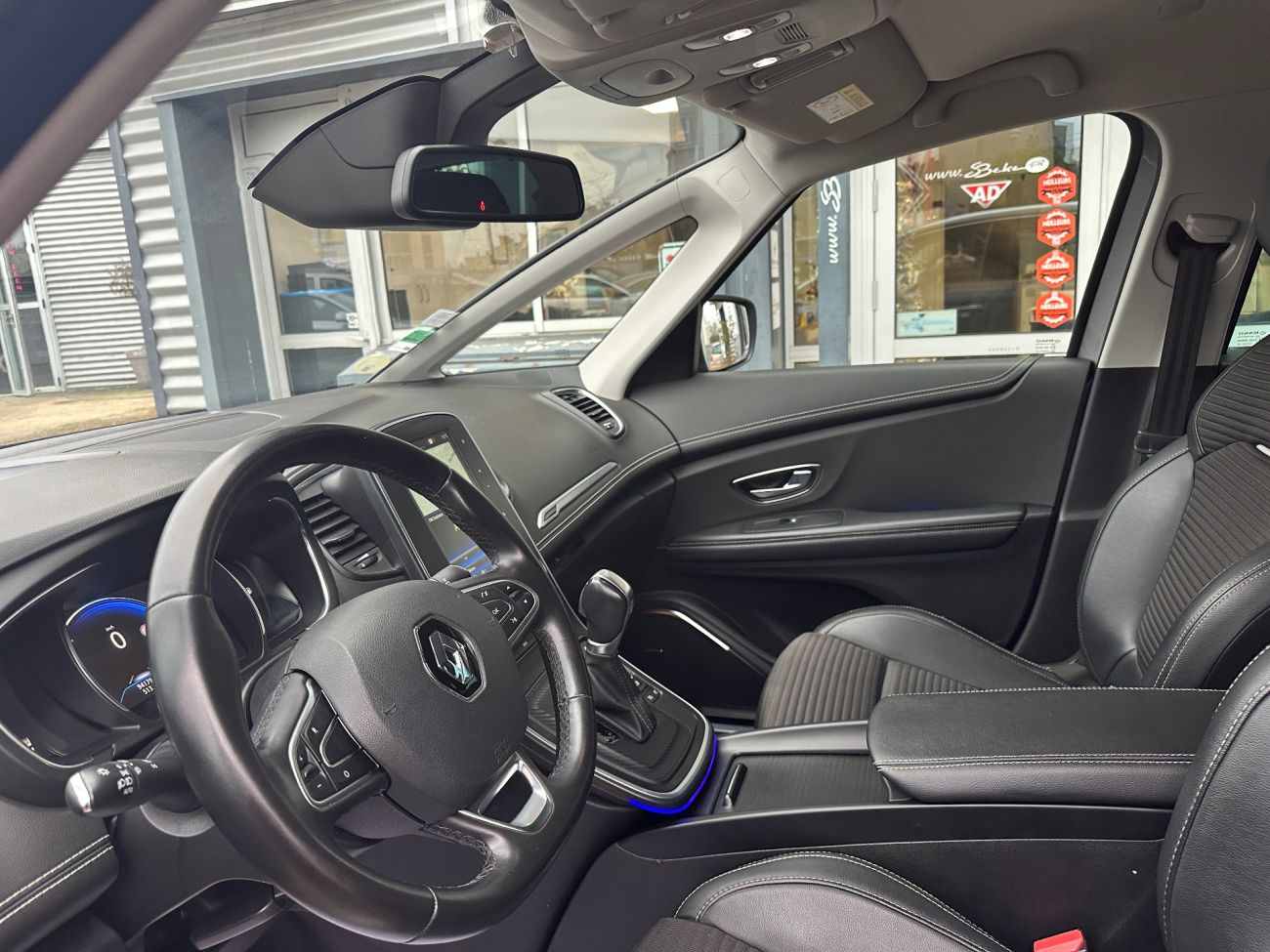 Mandataire RENAULT SCENIC IV dCi 160 Energy EDC Intens