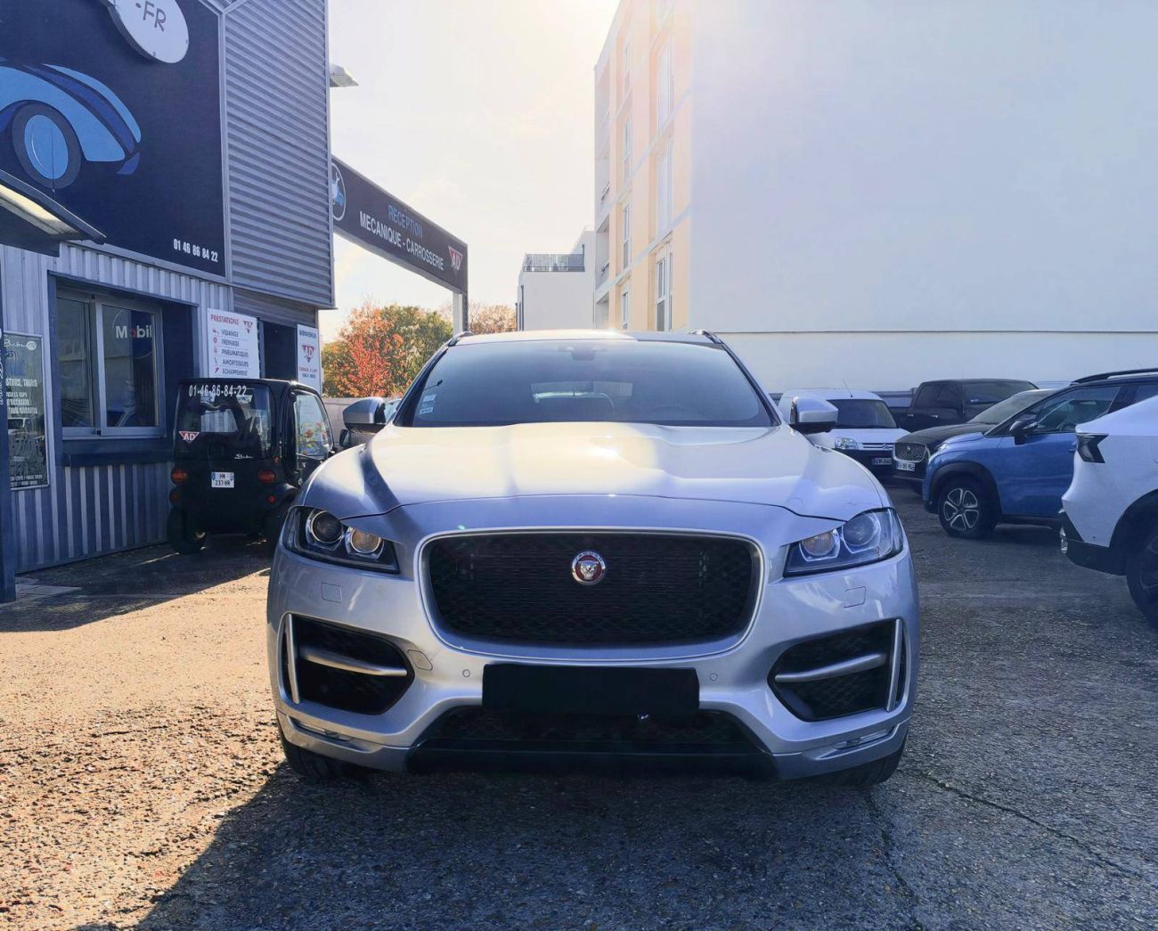 Mandataire JAGUAR F-PACE 2.0 D - 180 ch AWD BVA8 R-Sport