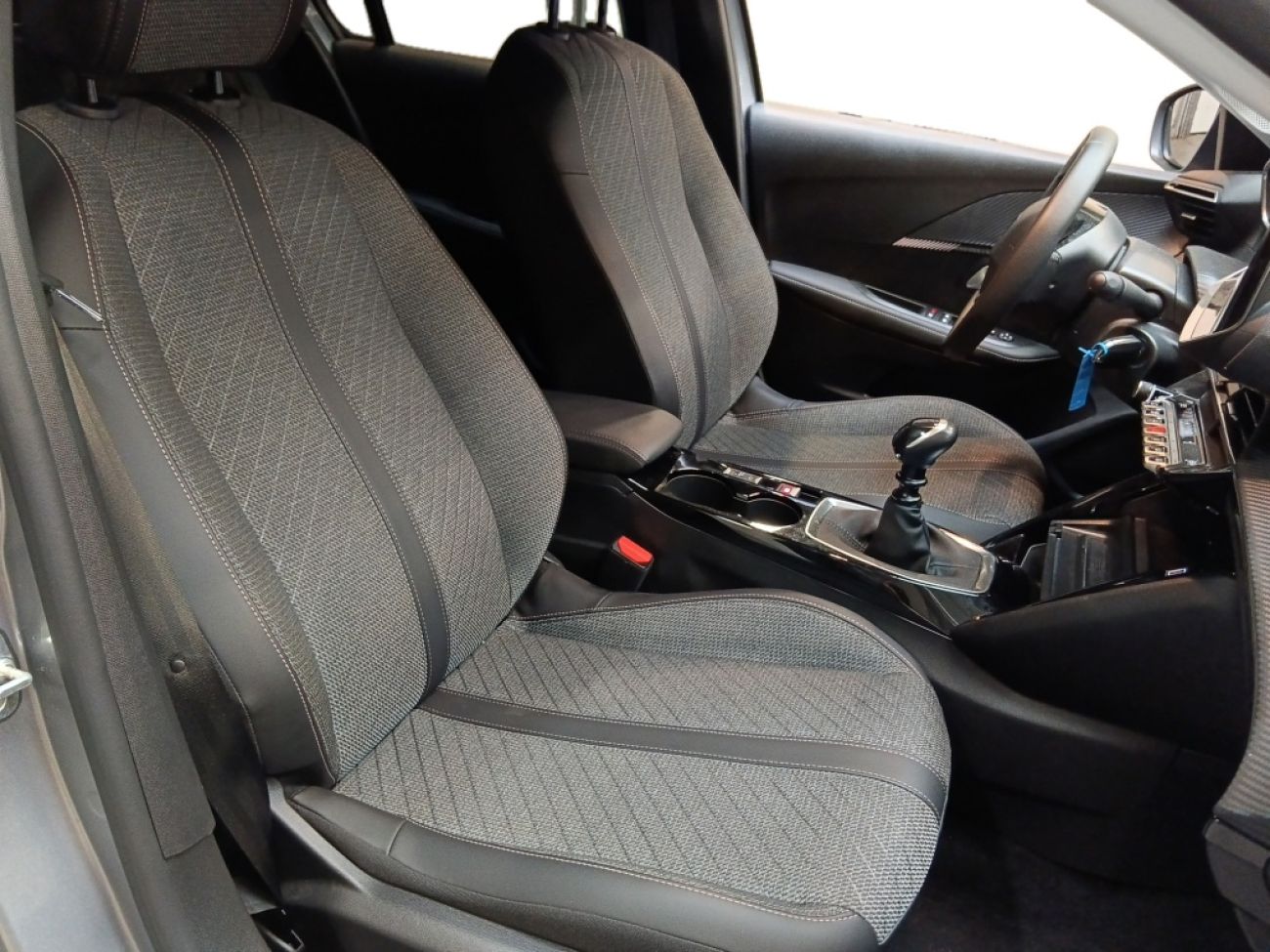 Mandataire PEUGEOT 208 1.2 100CH S&S ALLURE