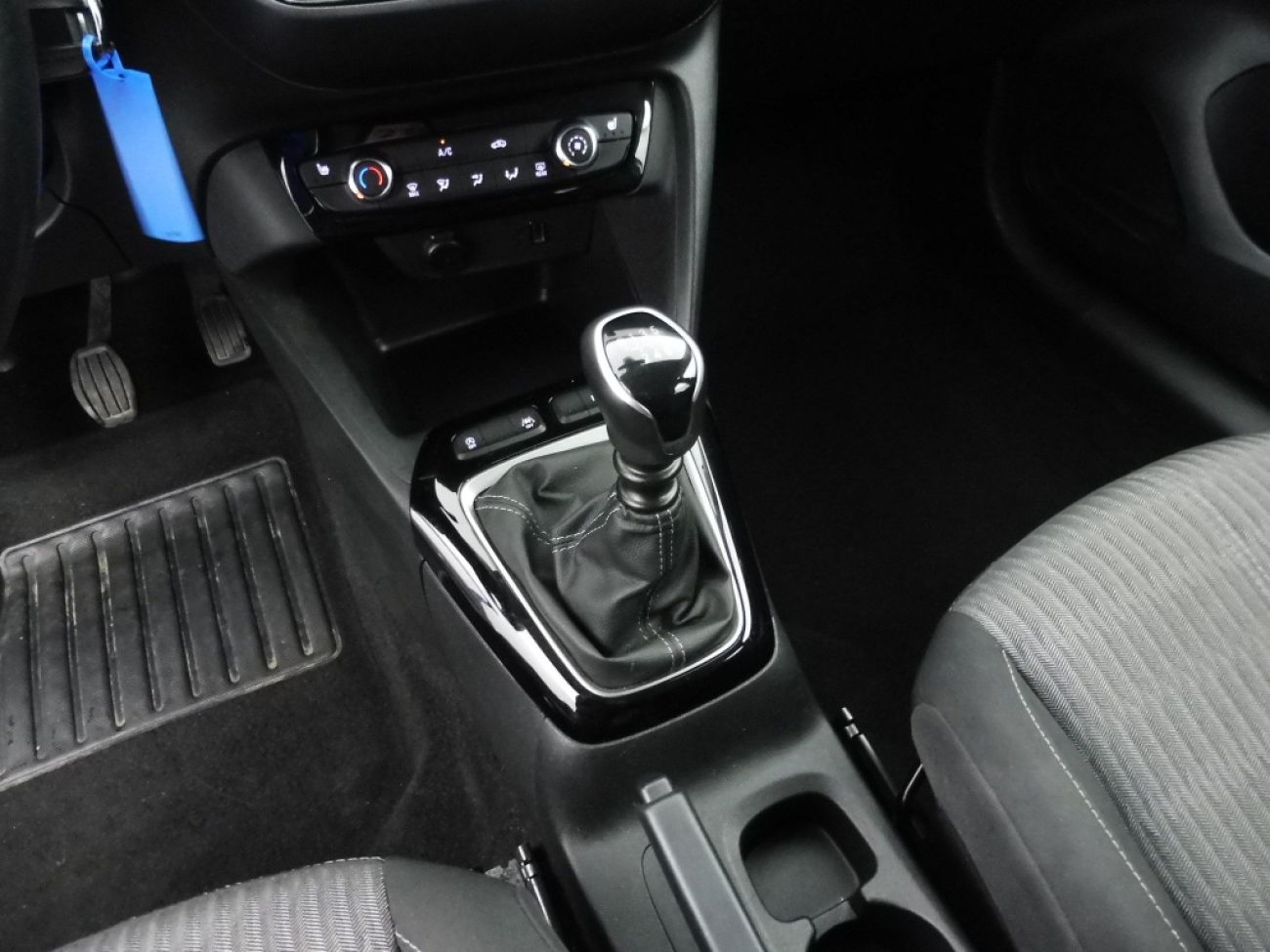 Mandataire Opel Corsa 1.2 100edition