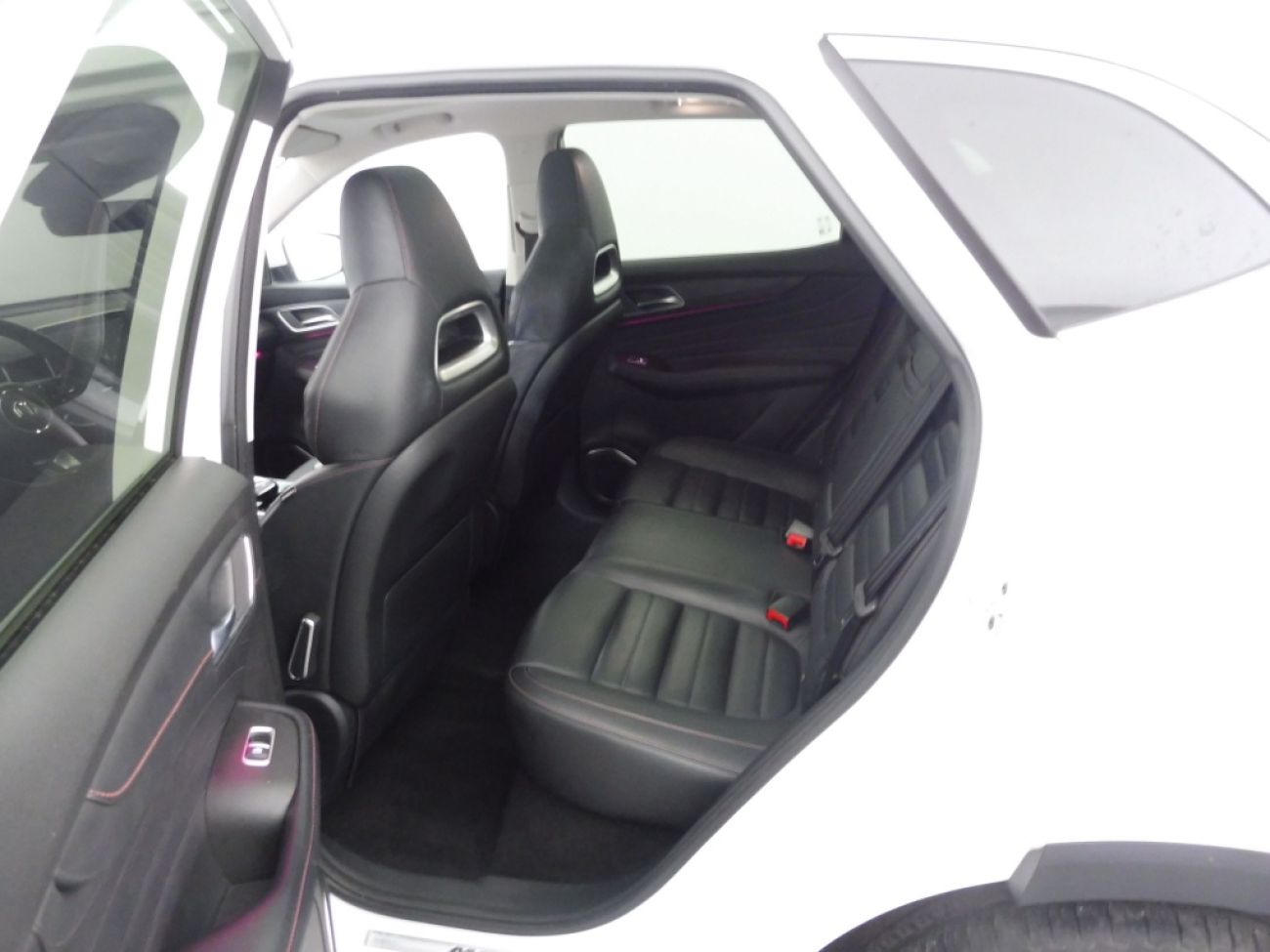Mandataire MG HS 1.5 T-GDI 162 AT luxury