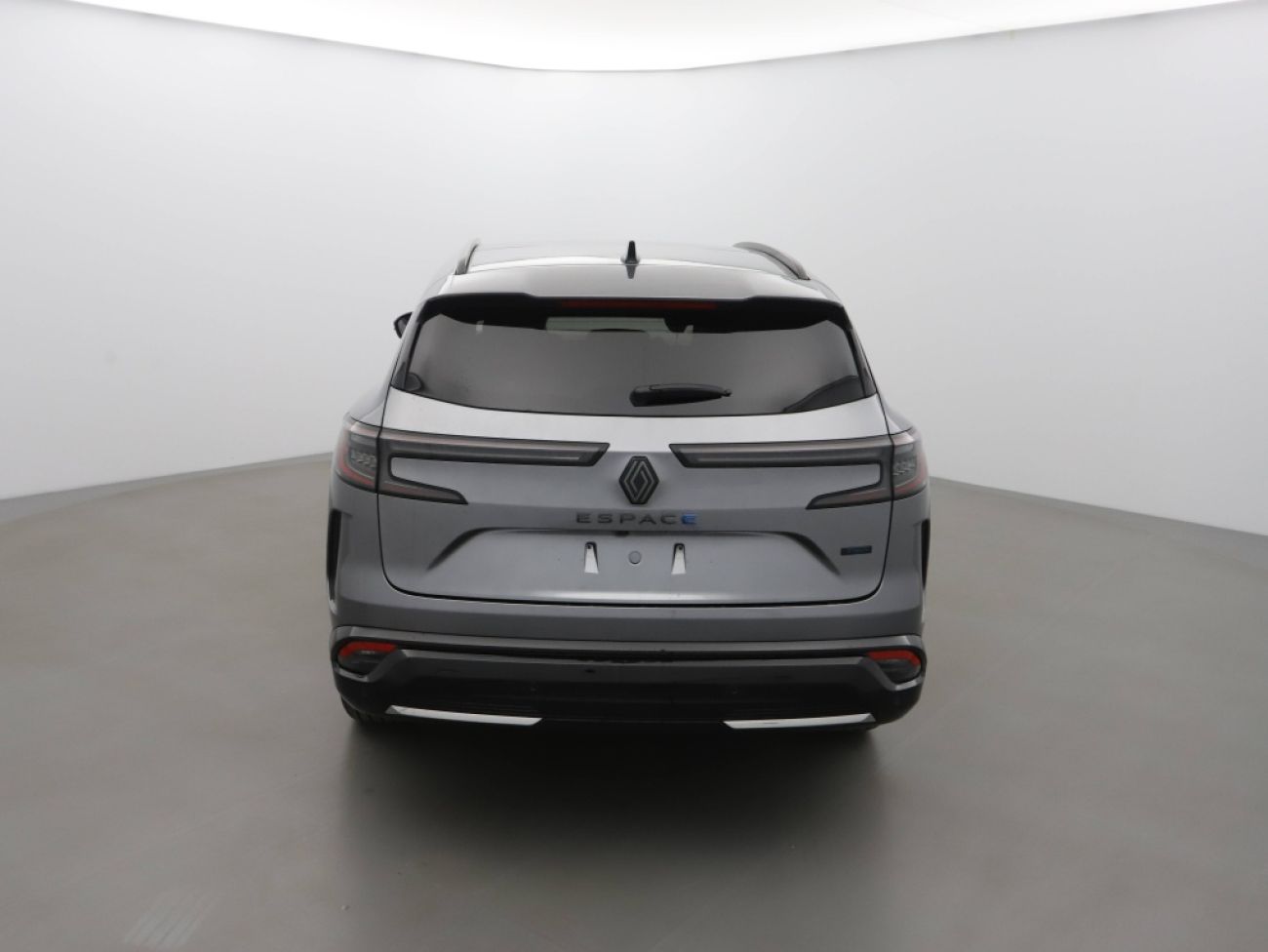 Mandataire RENAULT ESPACE VI 1.2 E-TECH FULL HYBRID 200CH ESPRIT ALPINE 7 PLACES - 24
