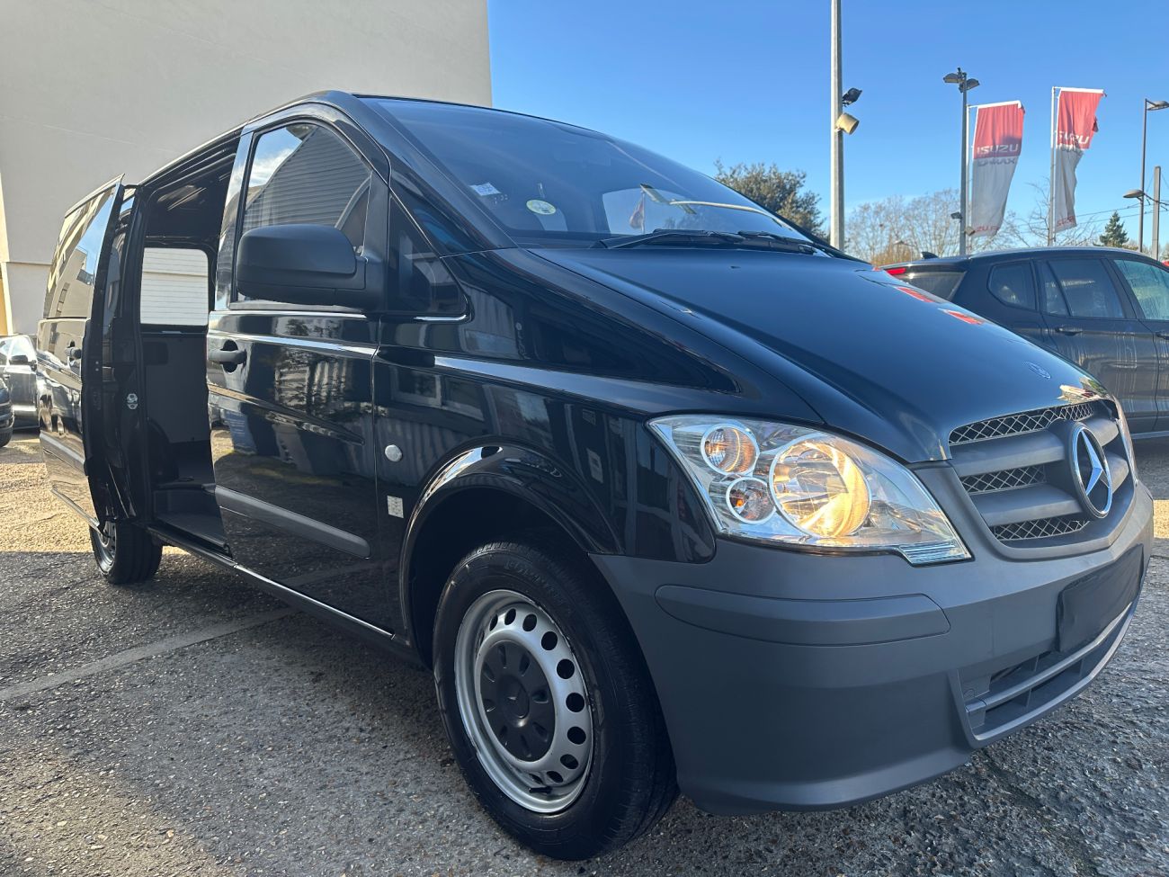 Mandataire MERCEDES-BENZ VITO FOURGON 110 CDI 2.8t COMPACT 6 places