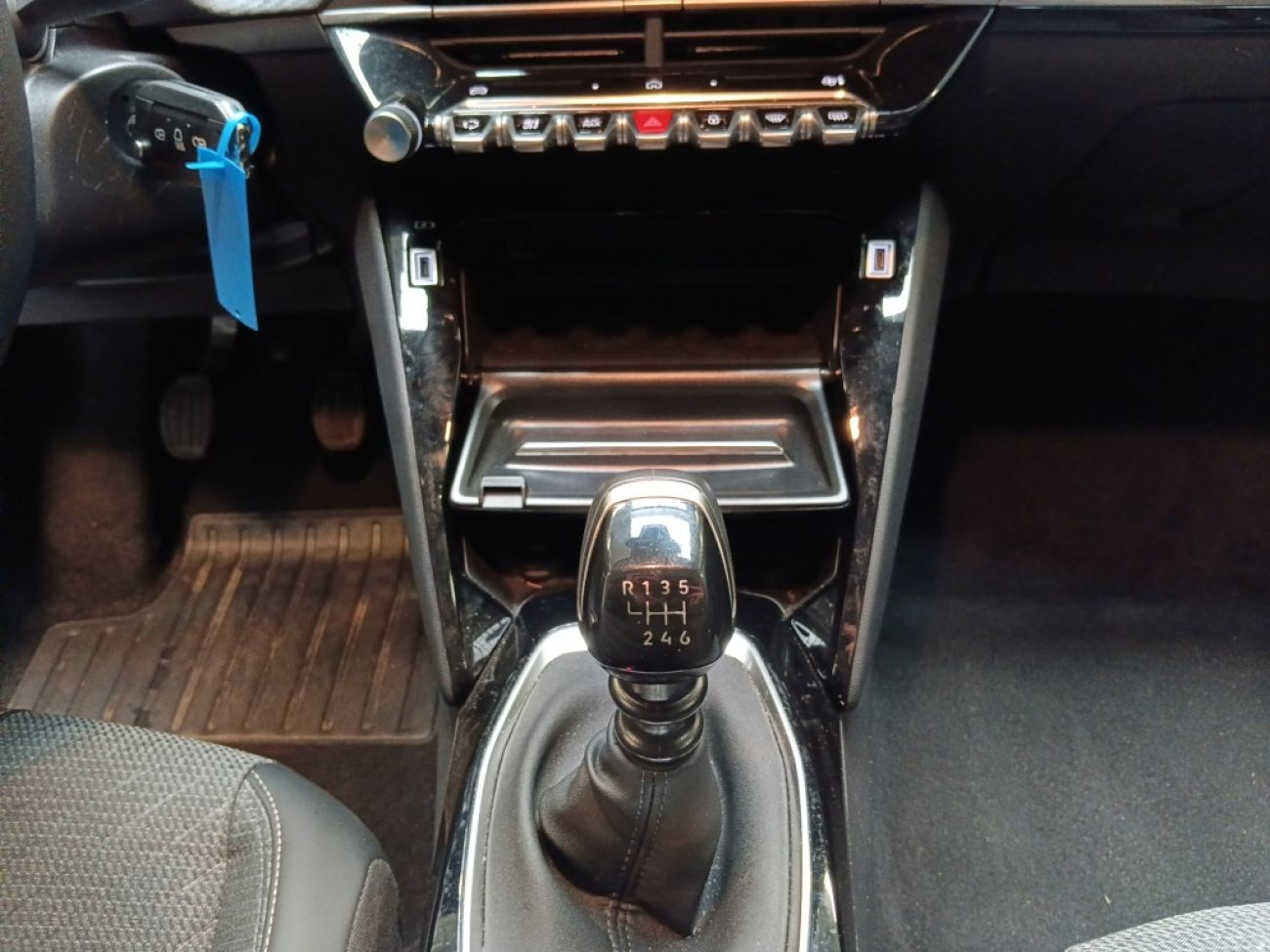 Mandataire PEUGEOT 208 1.2 100CH S&S ALLURE