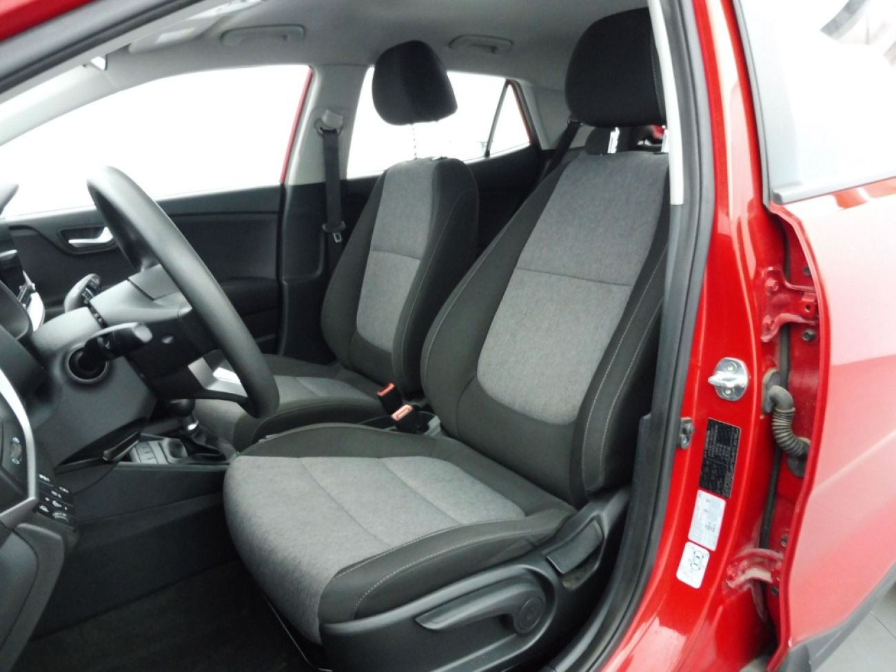 Mandataire Kia Stonic 1.2 LX 84fun