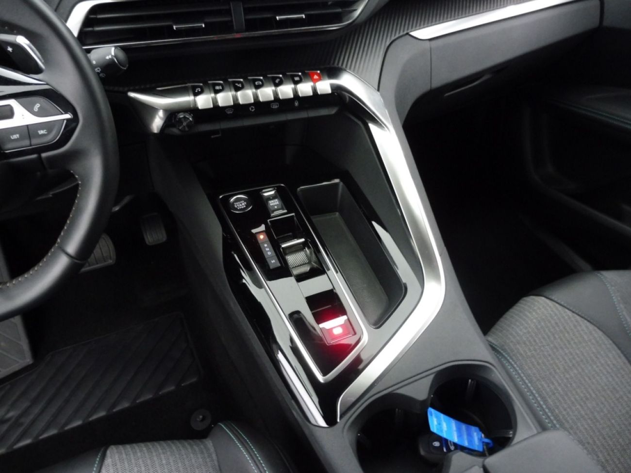 Mandataire PEUGEOT 3008 HYBRID 136CH ALLURE PACK E-DCS6