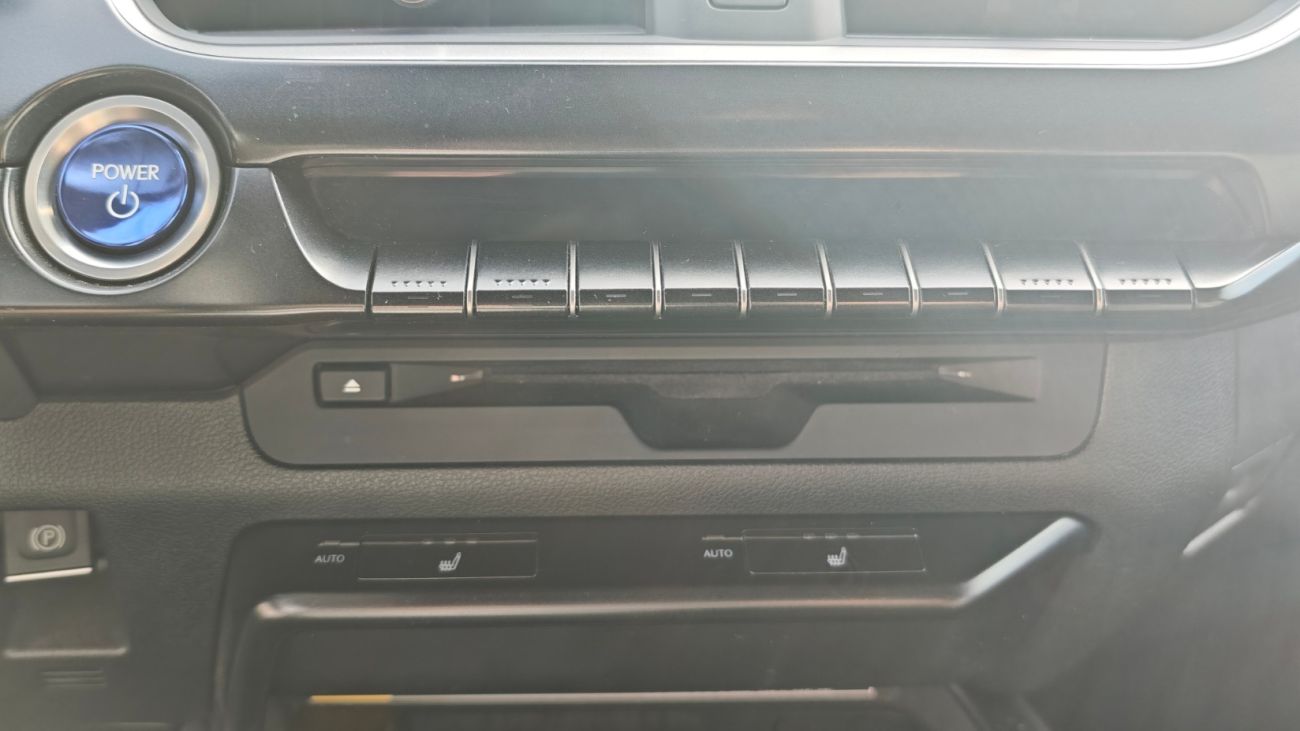 Mandataire LEXUS UX 250h 2WD Luxe