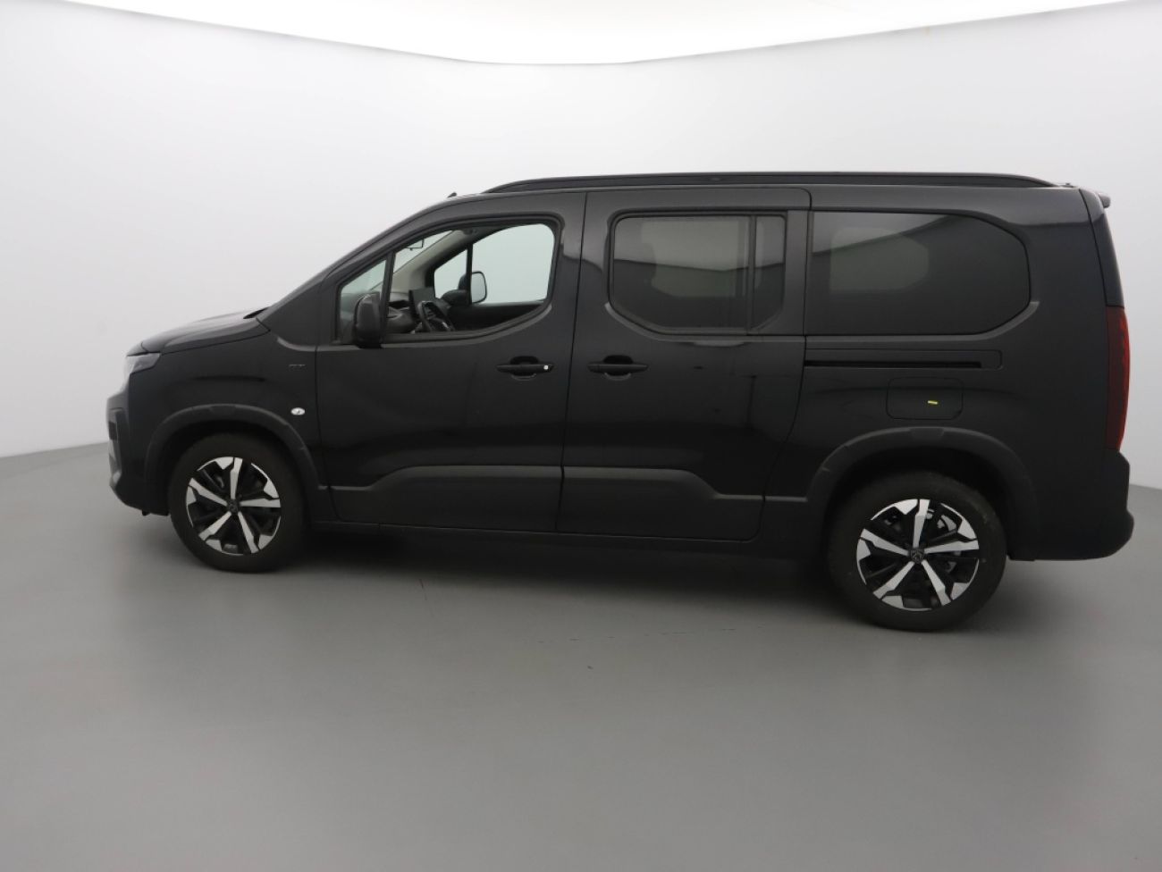 Mandataire PEUGEOT Rifter TAILLE XL - 1.5 BLUEHDI 130CH S&S GT EAT8 7 PLACES