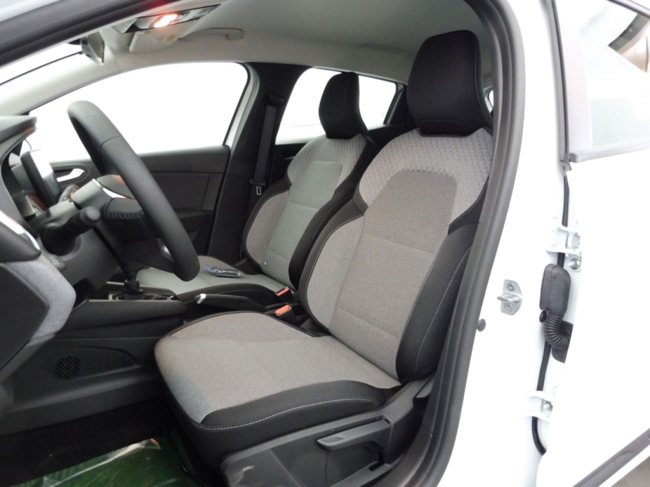 Mandataire RENAULT CLIO V 1.5 DCI 100CH EVOLUTION - 25