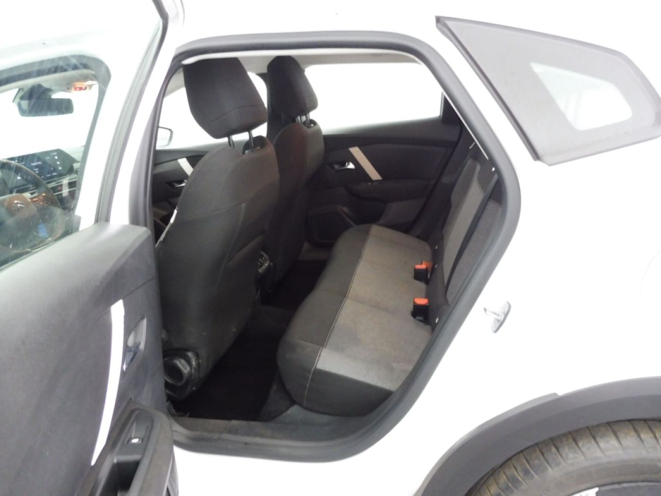 Mandataire Citroën C4 X 1.2 PURETECH 100 FEEL