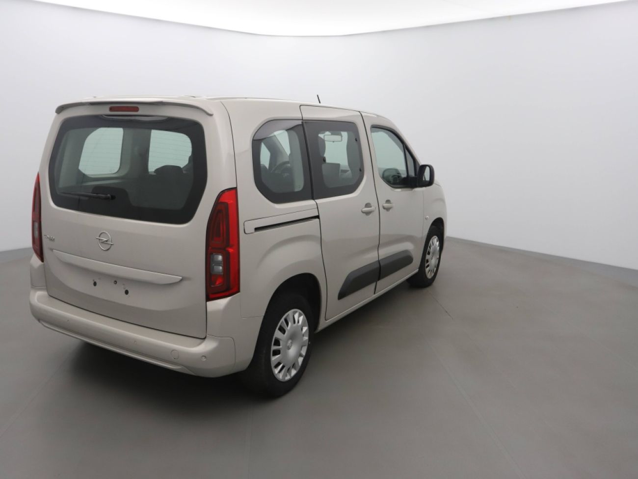 Mandataire Opel COMBO LIFE L1H1 1.5 D 100CH EDITION BVM6