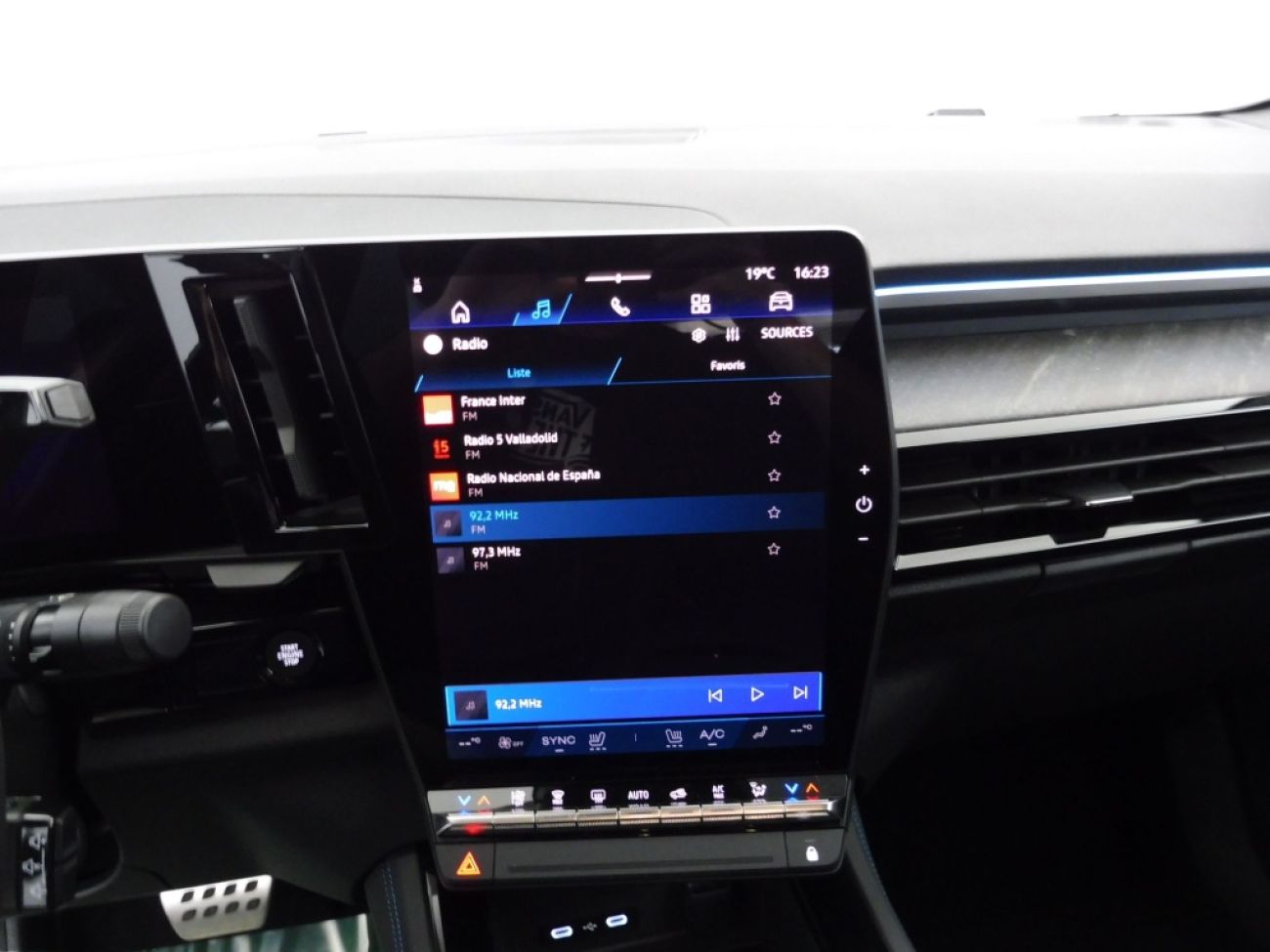 Mandataire RENAULT RAFALE 1.2 E-TECH FULL HYBRID 200CH ESPRIT ALPINE - 25