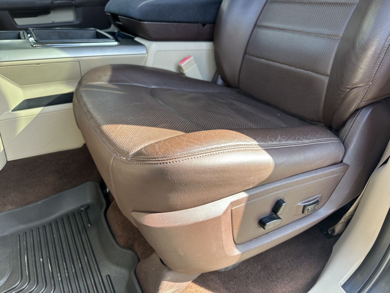 Mandataire DODGE RAM 1500 SLT DOUBLE CABINE 5.7 HEMI 395 BVA 4X4