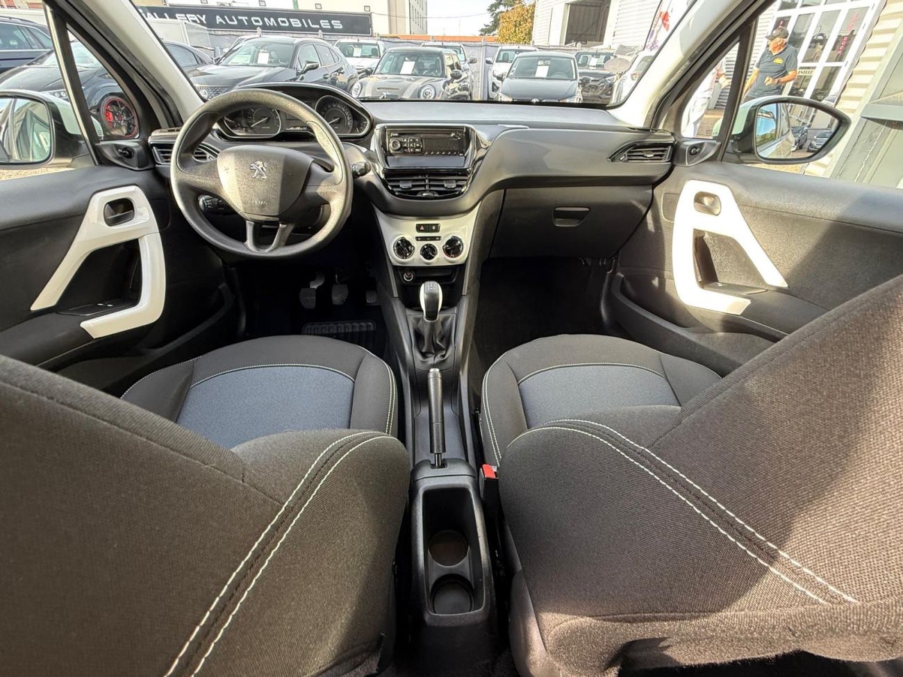 Mandataire PEUGEOT 208 1.2 PureTech 68ch BVM5 Like