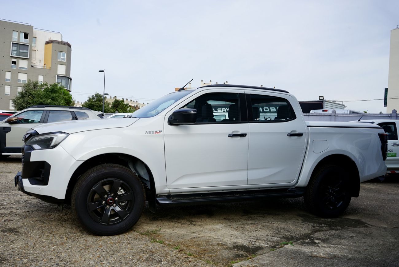 Mandataire ISUZU D-MAX CREW N60 NITRO SPORT 4X4 A/T 4 PLACES / PAS DE MALUS ECOLOGIQUE