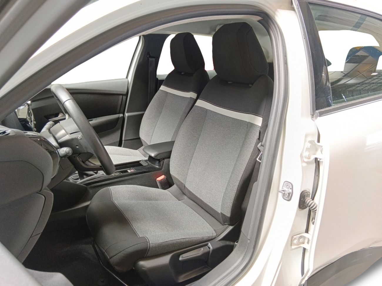 Mandataire Citroën C4 X 1.2 PURETECH 100 FEEL