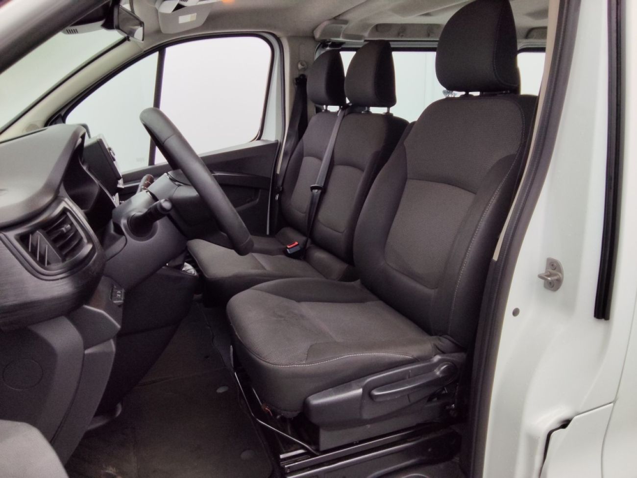 Mandataire RENAULT Trafic Passenger L2 2.0 BLUE DCI 150CH S&S ZEN 9 PLACES