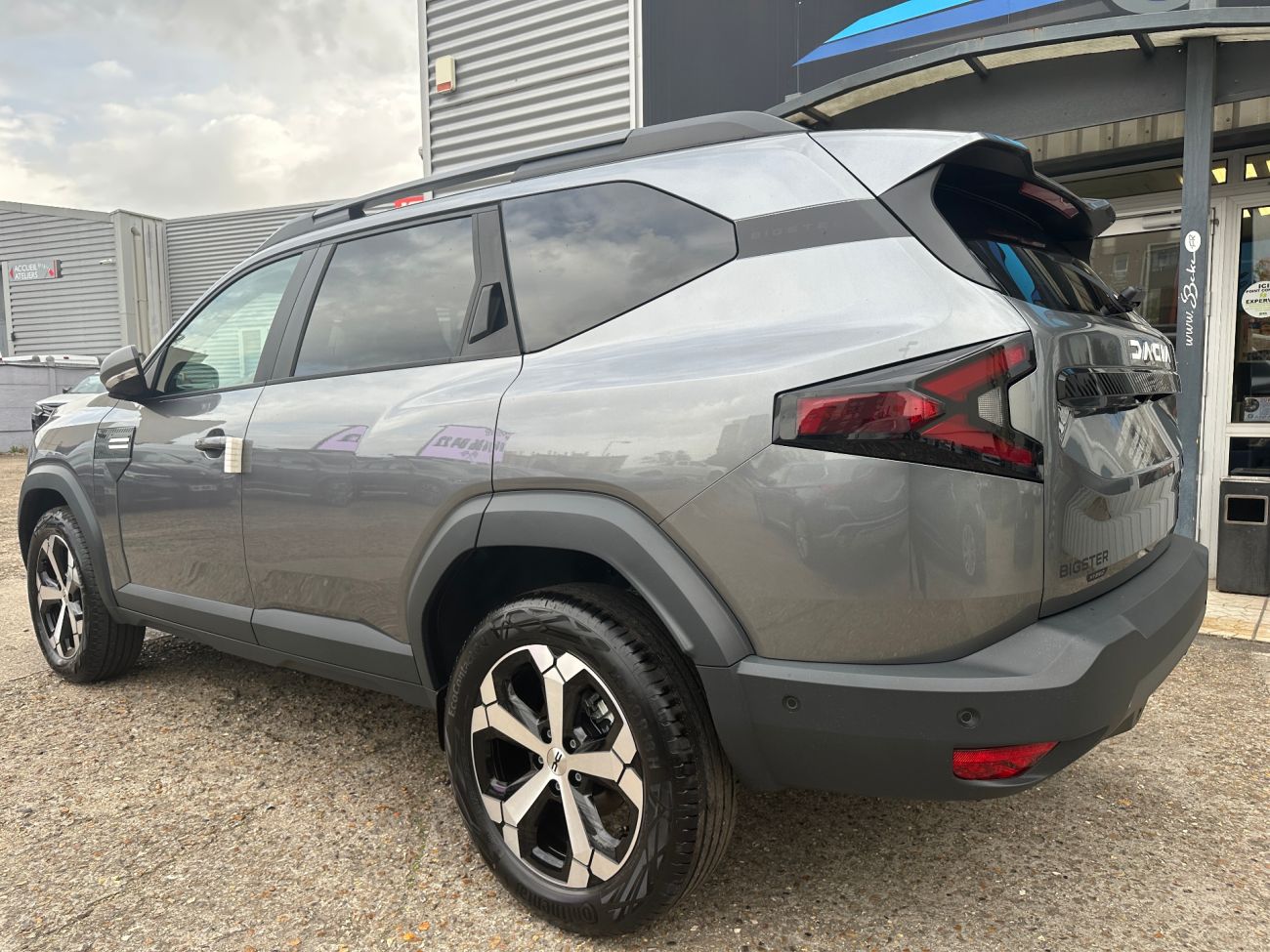 Mandataire Dacia BIGSTER HYBRID 1.8 HYBRID 155CH JOURNEY