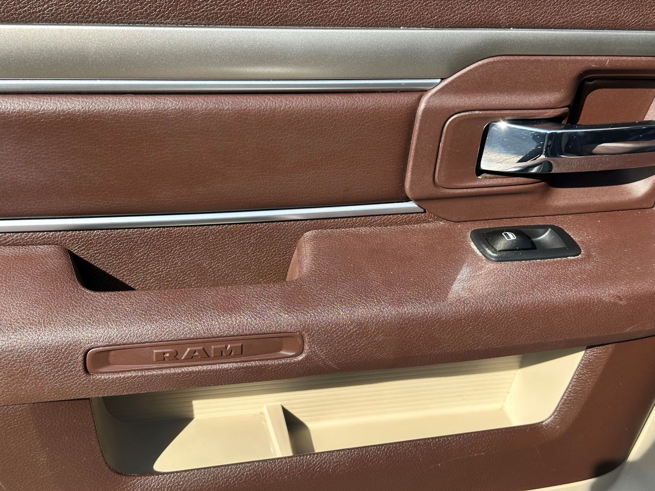 Mandataire DODGE RAM 1500 SLT DOUBLE CABINE 5.7 HEMI 395 BVA 4X4