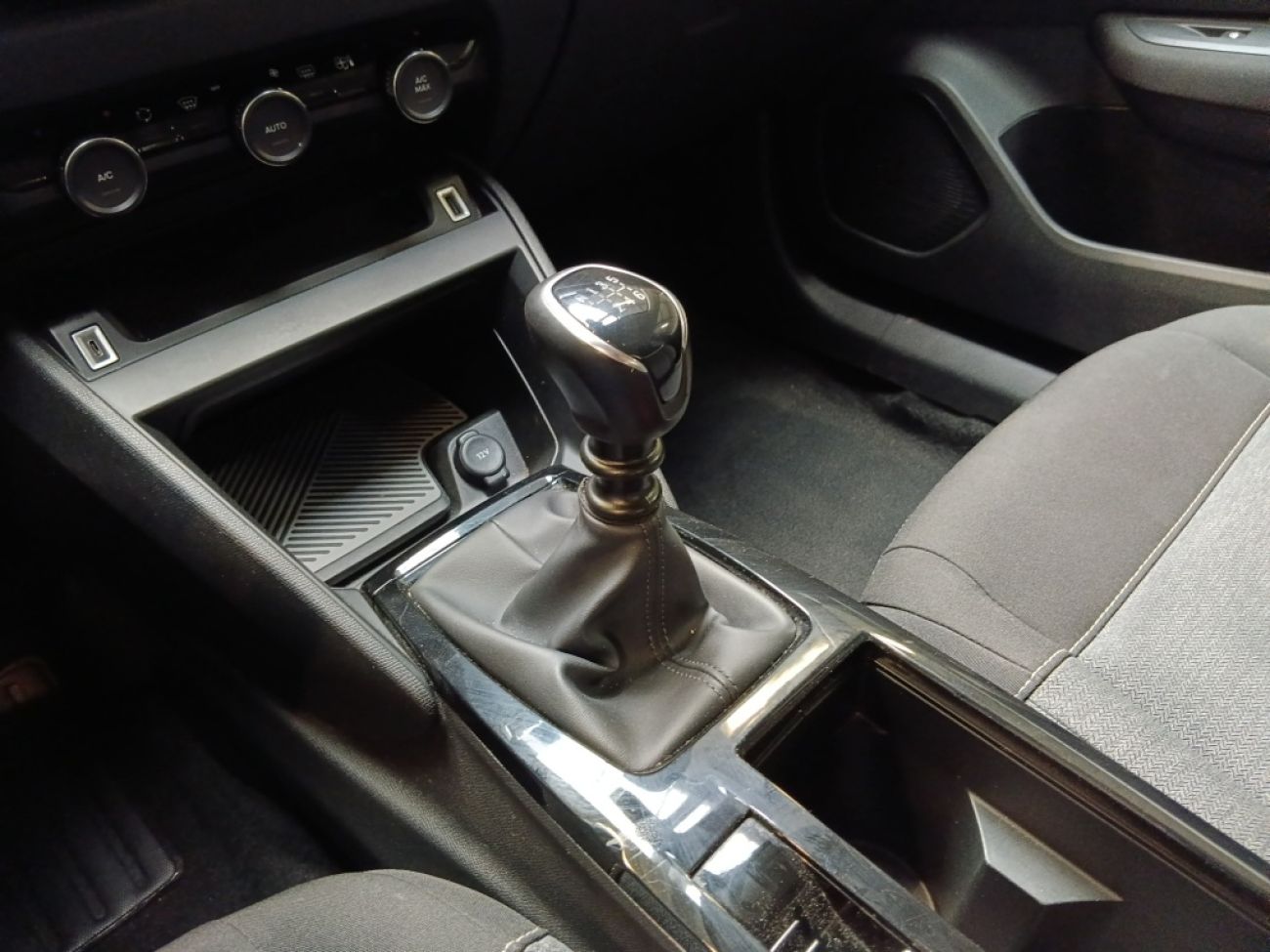Mandataire Citroën C4 X 1.2 PURETECH 100 FEEL