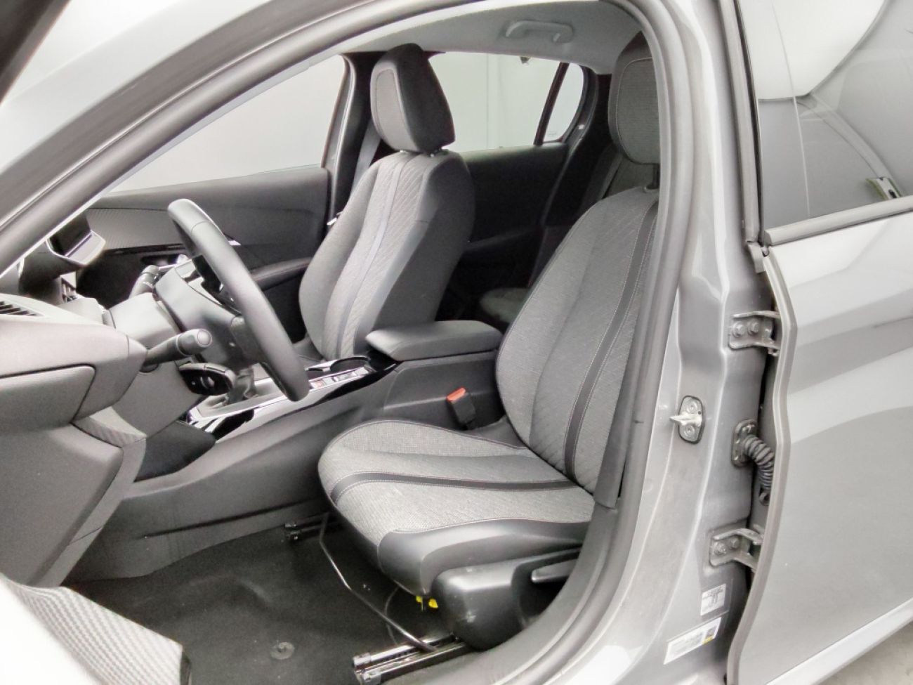 Mandataire PEUGEOT 208 1.2 100CH S&S ALLURE