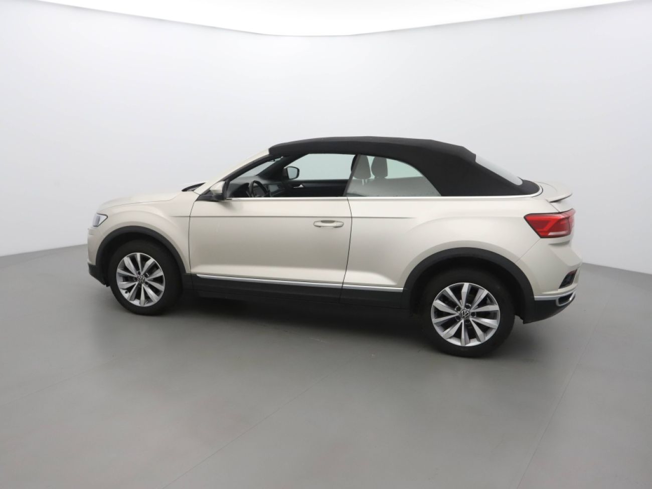Mandataire VOLKSWAGEN T-Roc Cabriolet 1.5 TSI 150 DSGstyle