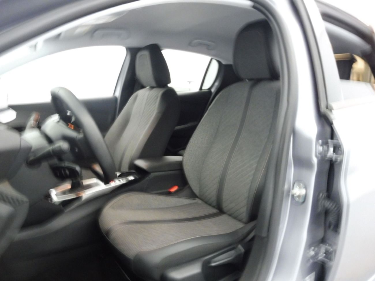 Mandataire PEUGEOT 208 1.2 100CH S&S ALLURE