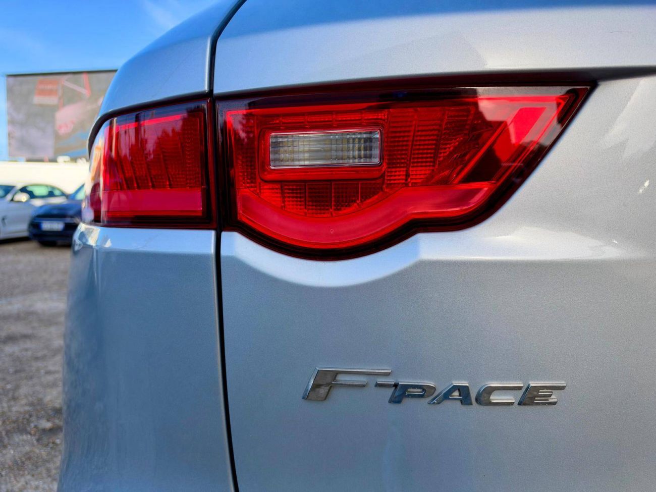 Mandataire JAGUAR F-PACE 2.0 D - 180 ch AWD BVA8 R-Sport