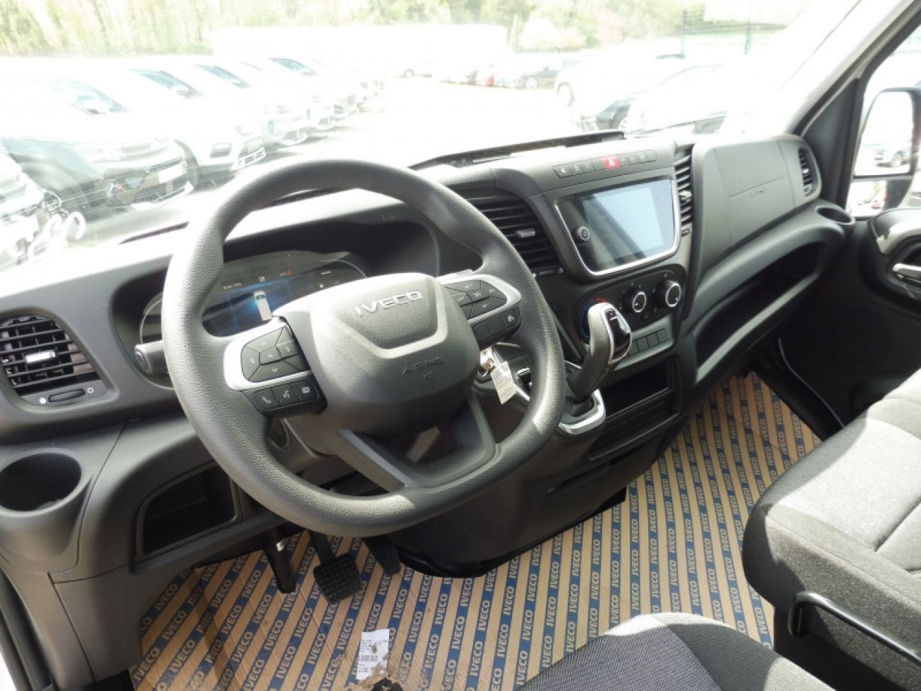 Mandataire IVECO Daily 35S18 3.0 V16 HI-MATIC H2 180CV