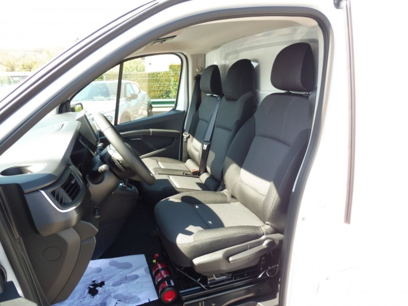 Mandataire RENAULT Trafic L2H1 3T 2.0 BLUE DCI 150CH ADVANCE EDC -24