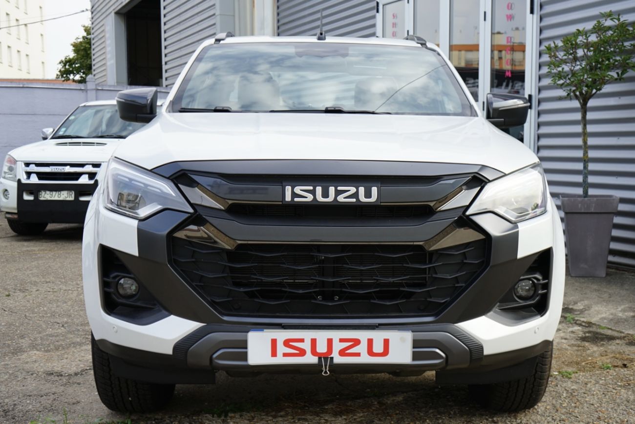 Mandataire ISUZU D-MAX CREW N60 NITRO SPORT 4X4 A/T 4 PLACES / PAS DE MALUS ECOLOGIQUE
