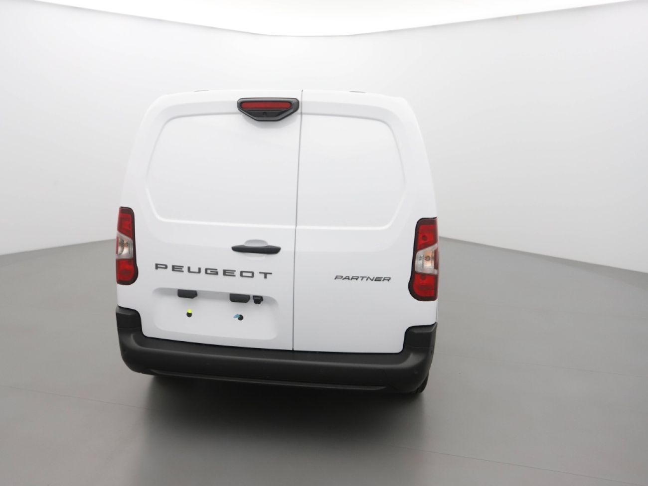 Mandataire PEUGEOT Partner XL 950KG BLUEHDI 130CH S&S EAT8