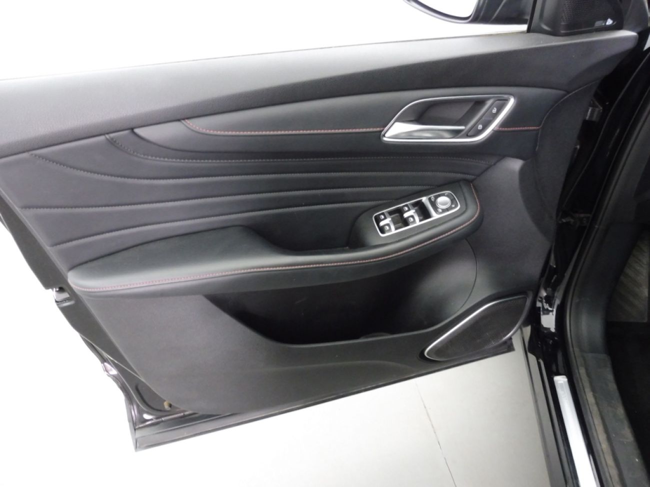 Mandataire MG HS 1.5 T-GDI 162 AT luxury