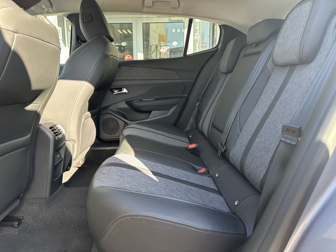 Mandataire PEUGEOT 408 130 ch S&S EAT8 Allure Pack JTES 19
