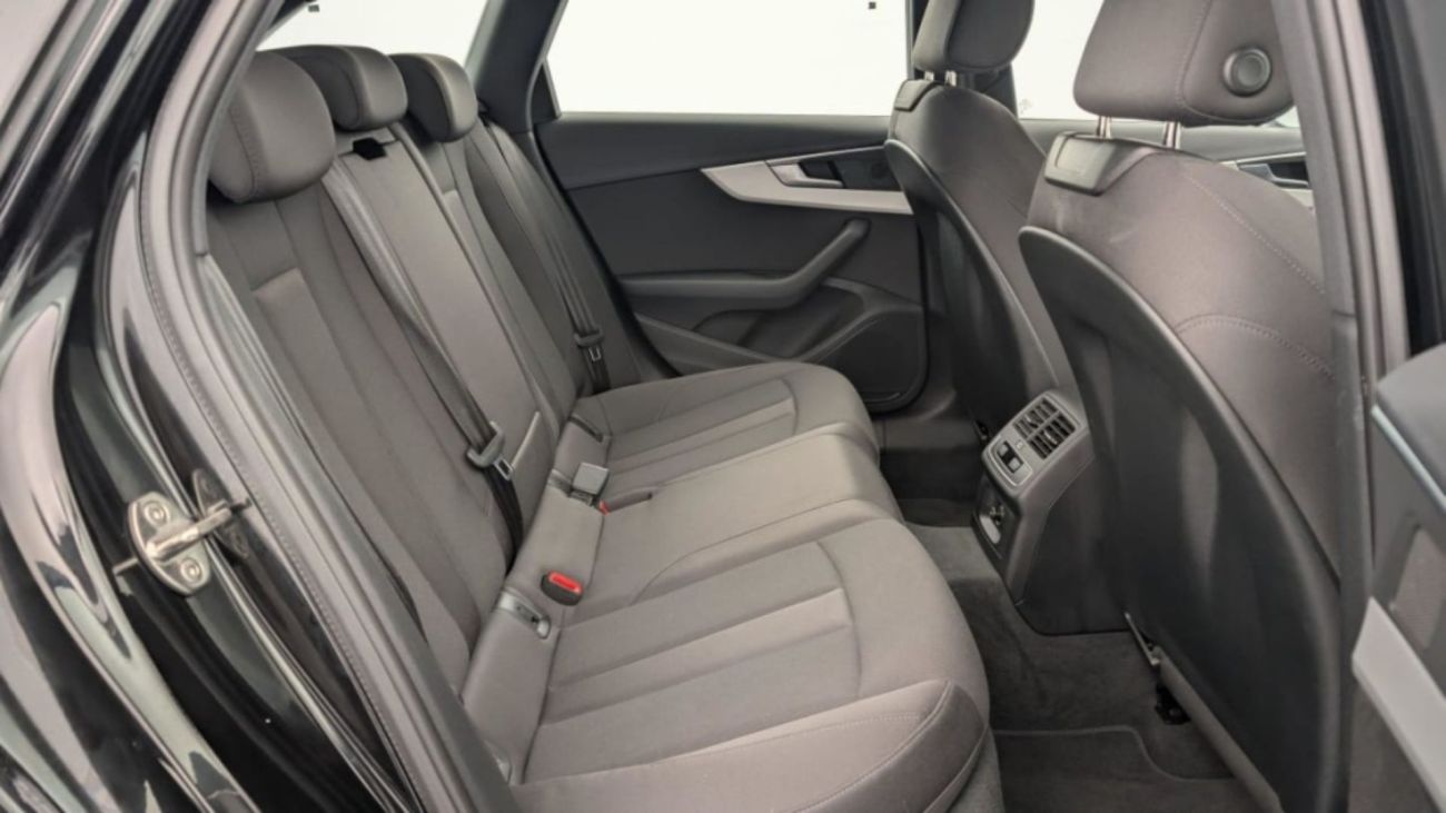 Mandataire AUDI A4 AVANT BUSINESS 40 TFSI 204 S tronic 7 Business Executive