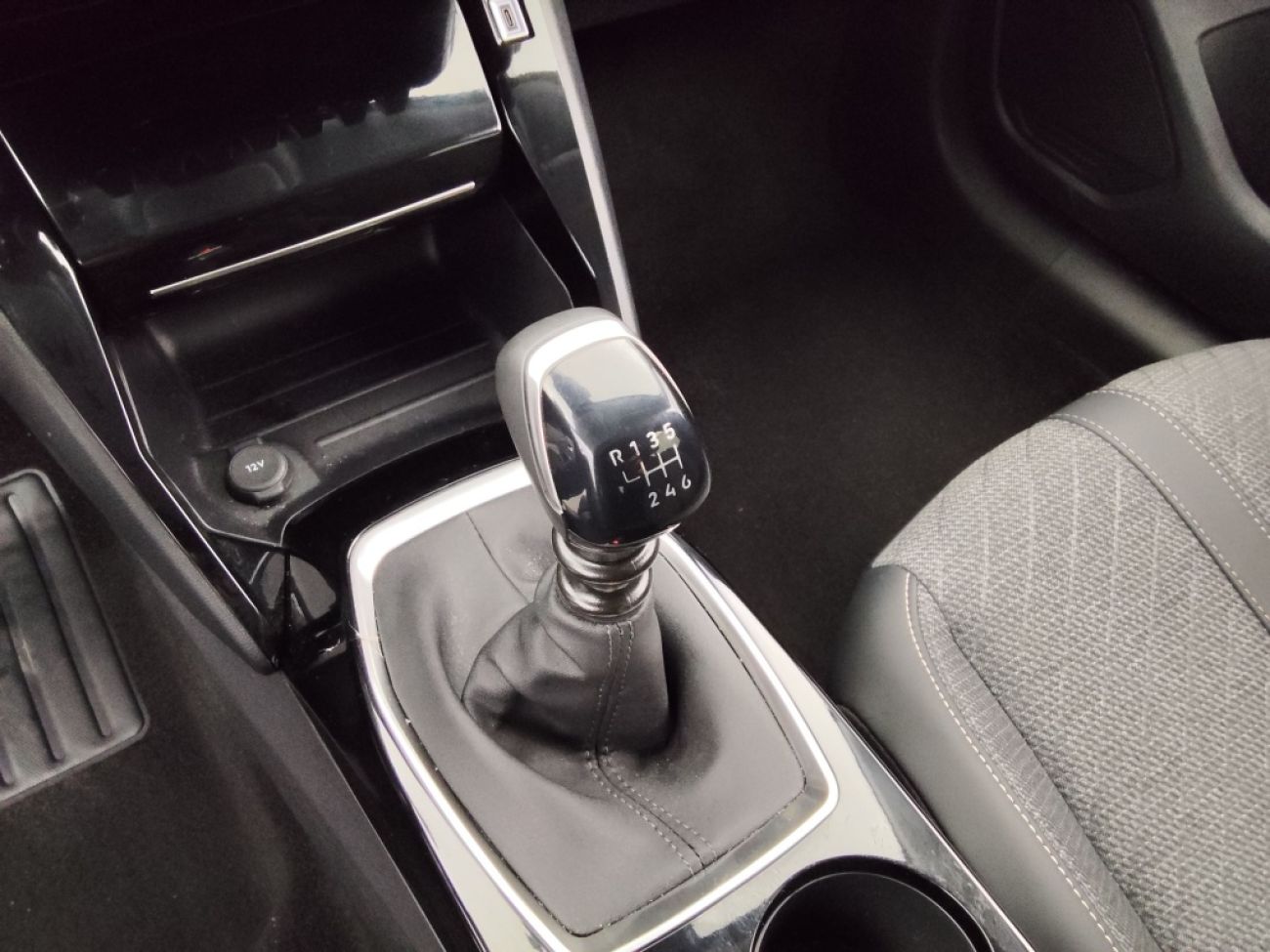 Mandataire PEUGEOT 208 1.2 100CH S&S ALLURE