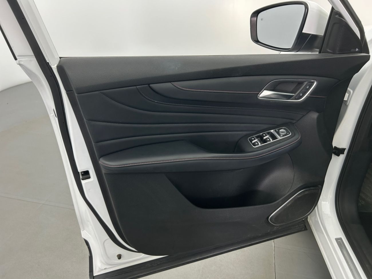 Mandataire MG HS 1.5 T-GDI 162 AT luxury