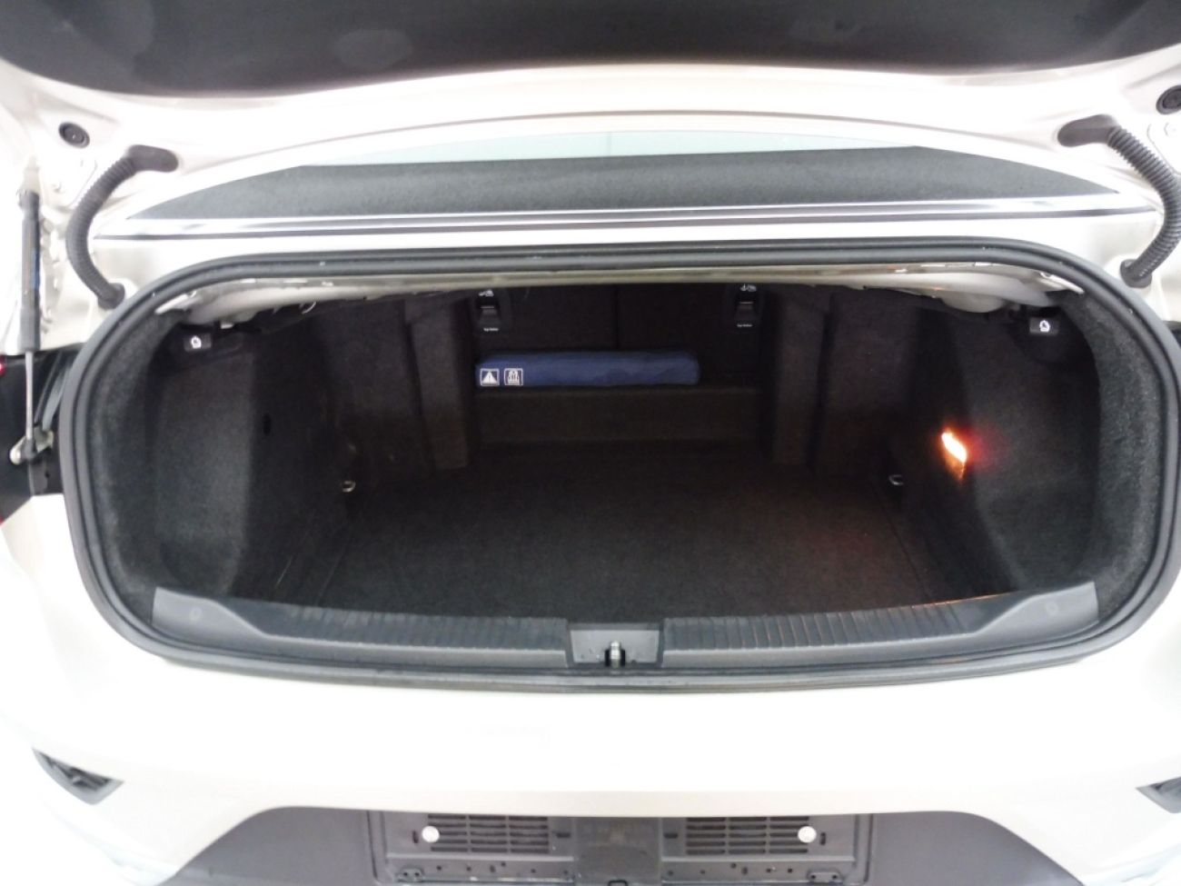 Mandataire VOLKSWAGEN T-Roc Cabriolet 1.5 TSI 150 DSGstyle