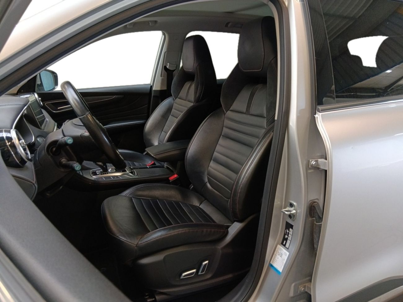 Mandataire MG HS 1.5 T-GDI 162 AT luxury