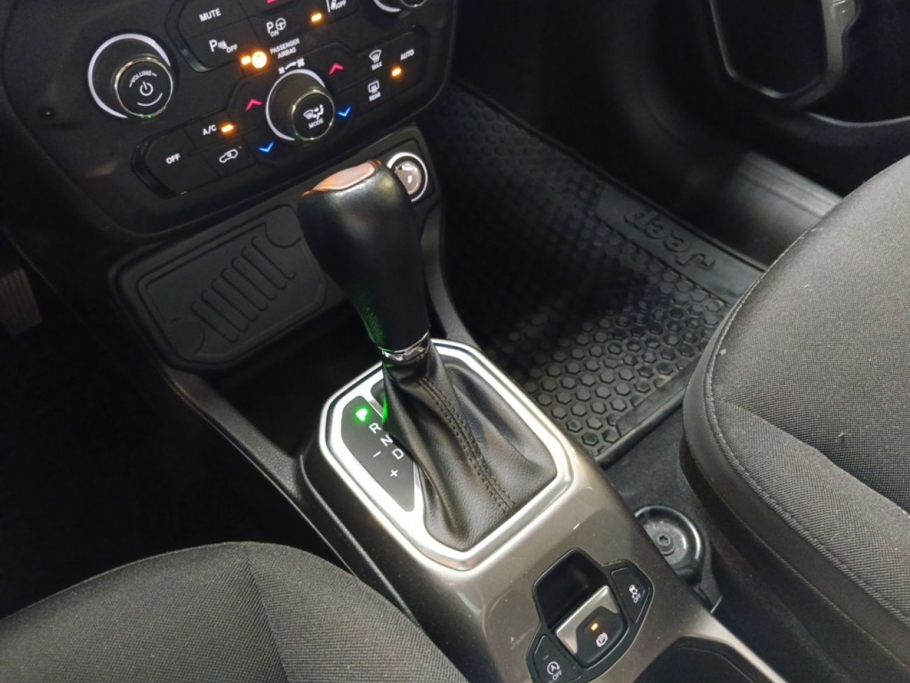 Mandataire Jeep Renegade 1.3 TURBO 150 DCTlimited