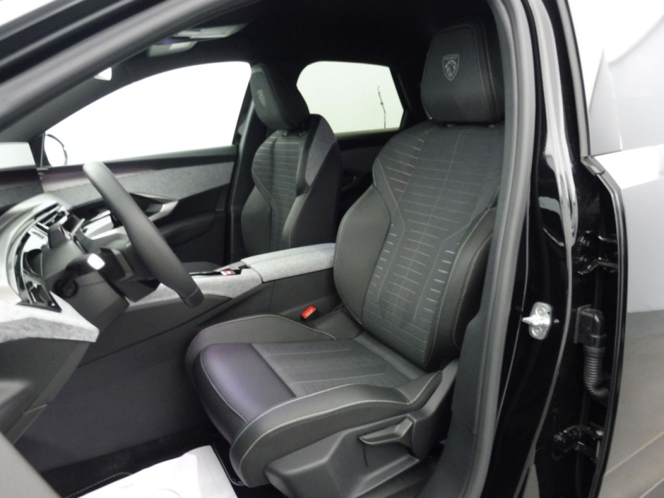 Mandataire PEUGEOT 3008 1.2 HYBRID 145CH GT E-DCS6