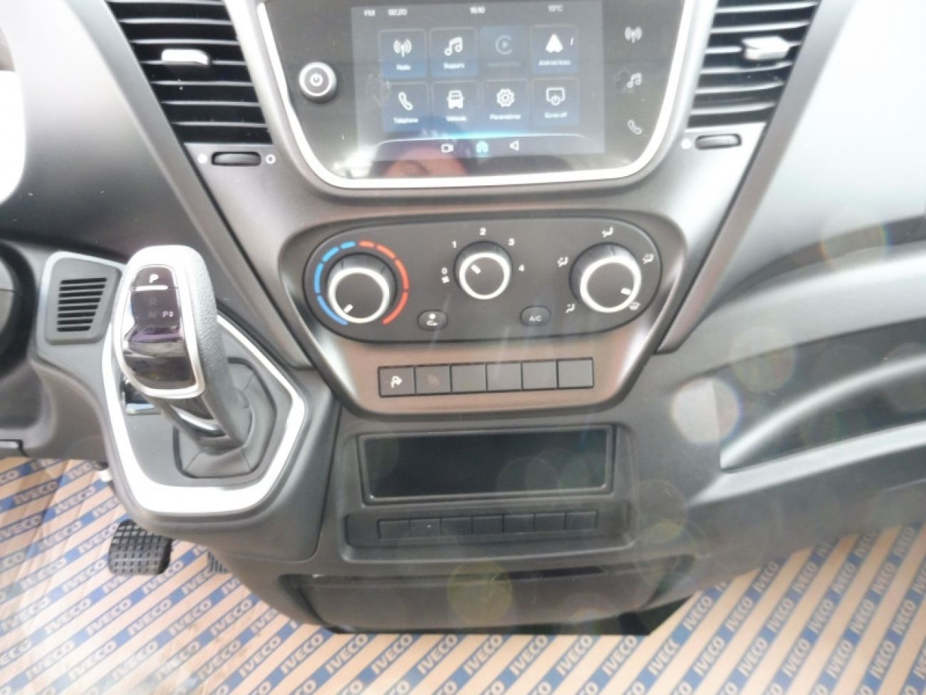 Mandataire IVECO Daily 35S18 3.0 V16 HI-MATIC H2 180CV