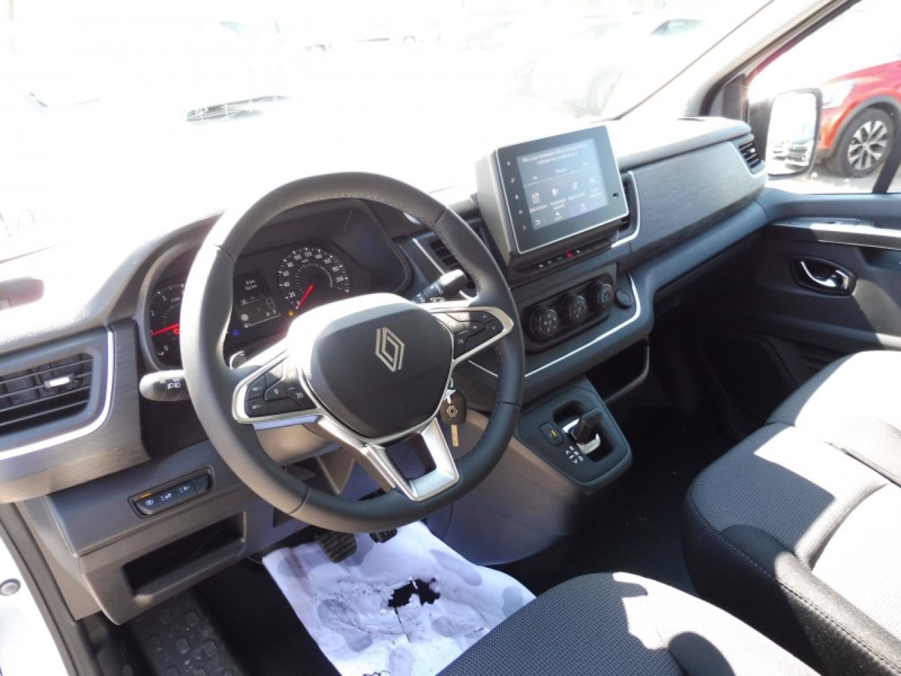Mandataire RENAULT Trafic L2H1 3T 2.0 BLUE DCI 150CH ADVANCE EDC -24
